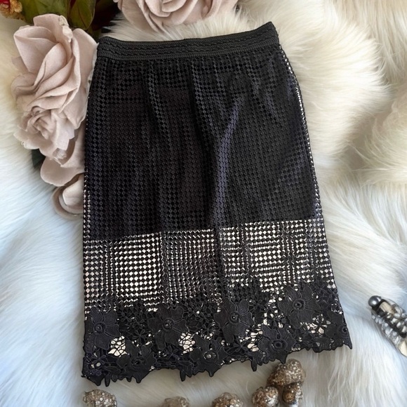 Forever 21 Dresses & Skirts - Lace and embroidered elastic waist pull on skirt. Column skirt black size small